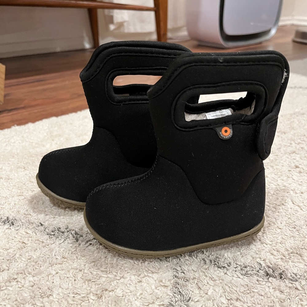 Kids Black Bogs Ankle Boots with Slip-On Style and Textured Fabric